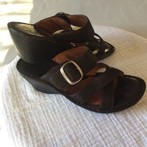 Born Espresso Brown Leather Wedge Heel Sandals (9)